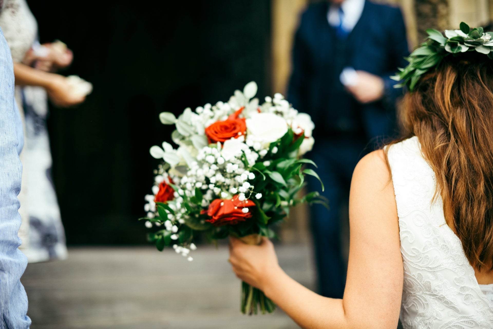 Seasonal Wedding Flower Guide: What to Buy and When